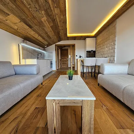 Magnifique Attique Avec Vue Sur Le De La Moubra